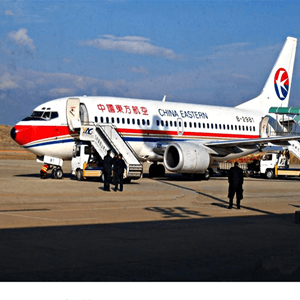 三女河机场货运航空快运业稳步发展的原因是什么？